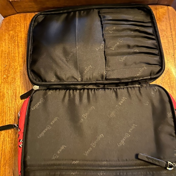 Vera Bradley NWOT Playful Penguins Make Up Case Tote - Picture 5 of 6